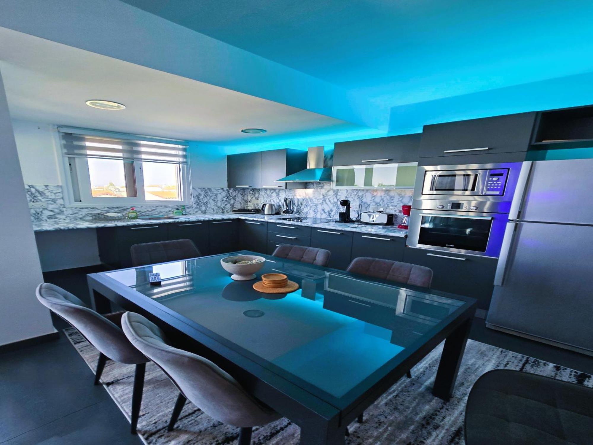 Golden Bay Deluxe Holiday Apartment Протарас Экстерьер фото