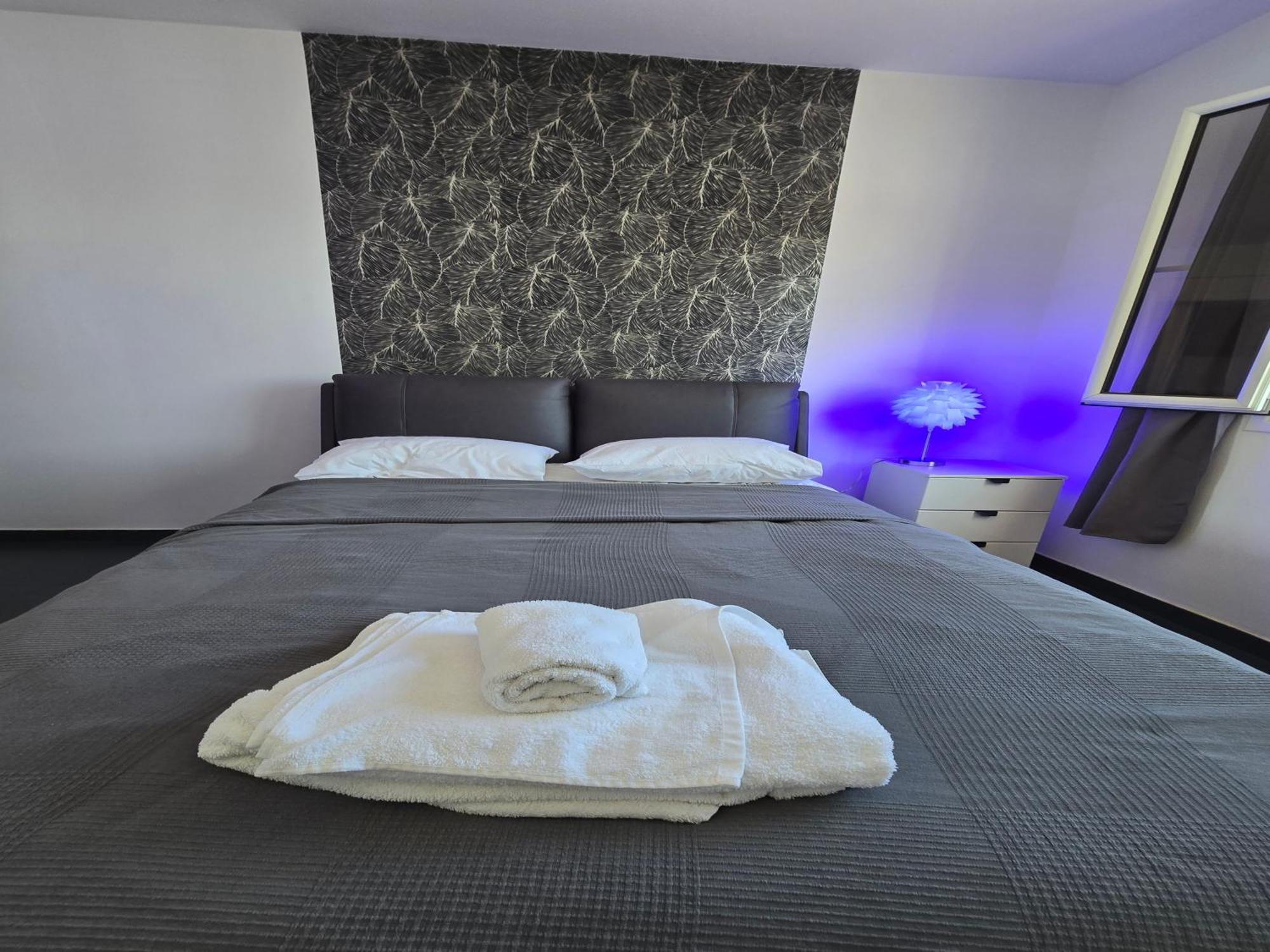 Golden Bay Deluxe Holiday Apartment Протарас Экстерьер фото