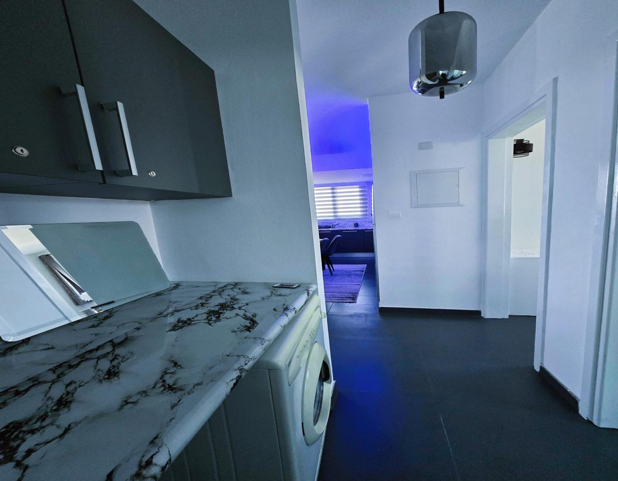 Golden Bay Deluxe Holiday Apartment Протарас Экстерьер фото
