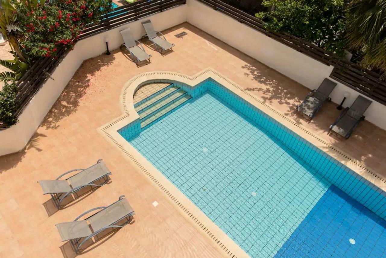 Golden Bay Deluxe Holiday Apartment Протарас Экстерьер фото