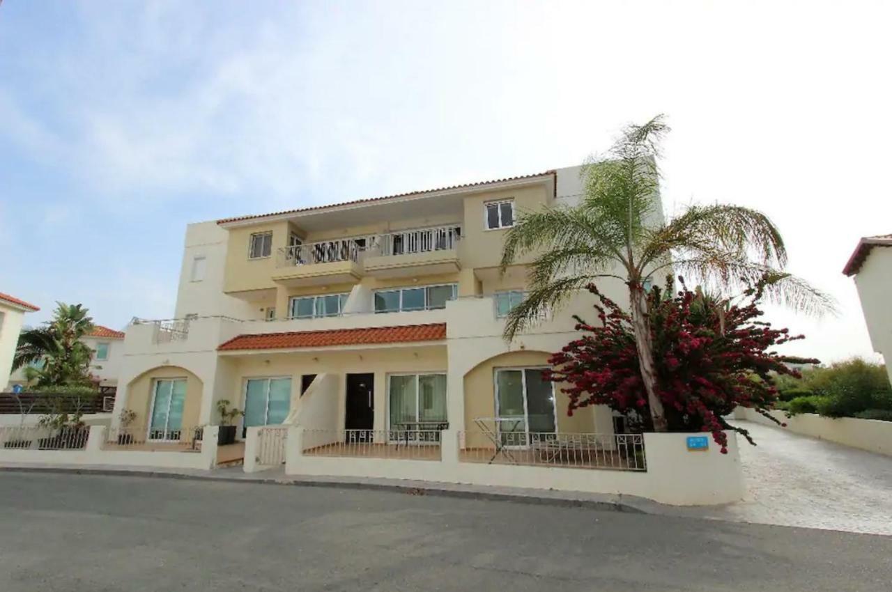 Golden Bay Deluxe Holiday Apartment Протарас Экстерьер фото